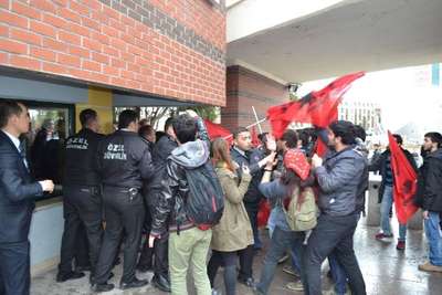 Anadolu Üniversitesi'nde öğrenci ve özel güvenlik gerginliği