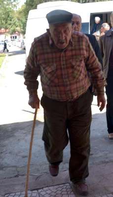 75 yaşında 2 karton kaçak sigara sattı, hapse girdi