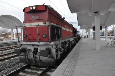 Elektrikler kesildi, YHT yolcuları 1.5 saat trende  bekledi