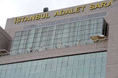 Berkin Elvan soruşturmasının yürüten savcının odasına silahlı kişiler girdi