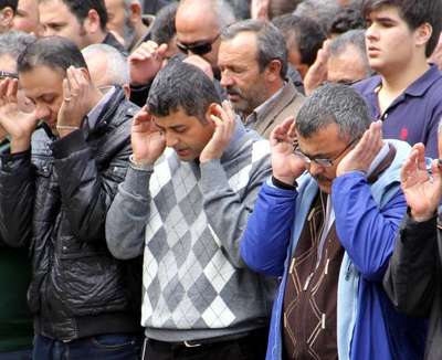Odasındaki gardropta asılı bulunan çocuk toprağa verildi
