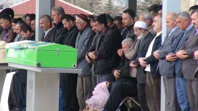 Malatya'da 2 çocuk annesini öldürüp, cesedini arazide yaktılar