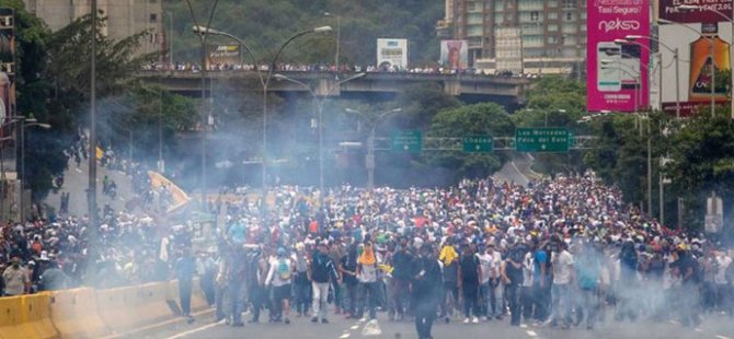 Venezuela'daki gösterilerde en az 10 ölü