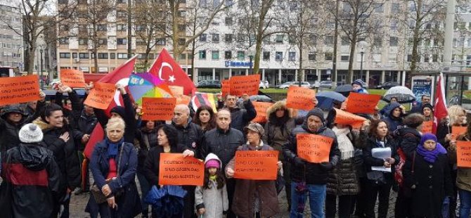 CHP Nürnberg'den referandum protestosu