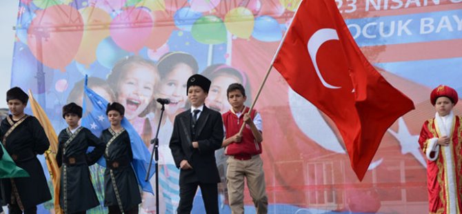 23 Nisan gösterisinde 'Vahdettin' tartışması