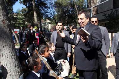 Şanlıurfa Valisi'nden öğrencilere kitiap okuma tavsiyesi