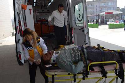 Başına sunta düşen işçi ağır yaralandı