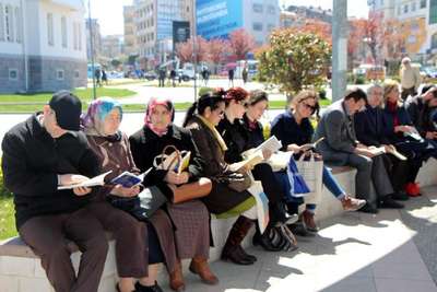 Yalova'da kitap okuma etkinliği