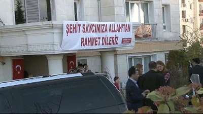 Başbakan Davutoğlu'ndan Savcı Kiraz'ın ailesine taziye ziyareti