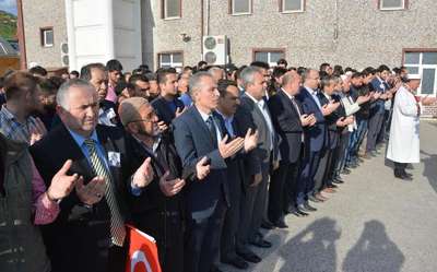 Karabük'te, şehit savcı için gıyabi cenaze namazı