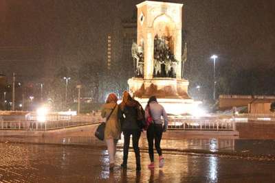İstanbul'da gece yağmur etkili oldu