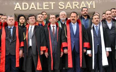 Şehit Savcı Kiraz, Sivas'ta meslektaşları tarafından anıldı