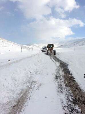 Doğu kara gömüldü, Hakkari'de okullar tatil (2)