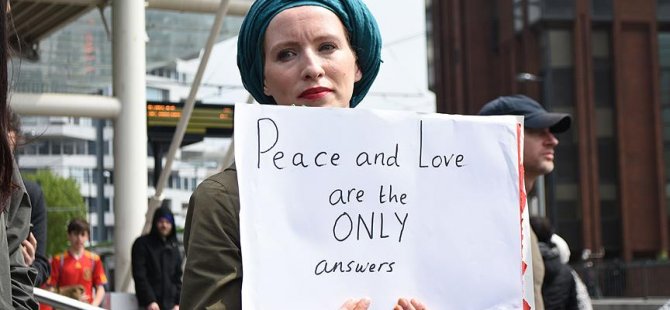 Londra'da 'ırkçılığa hayır' mitingi