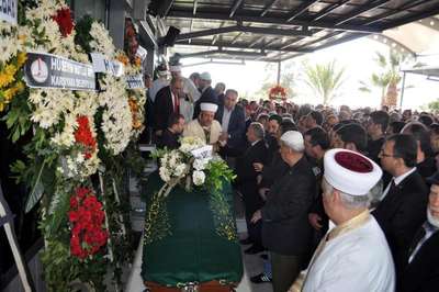 2'nci kez baba olmaya hazırlanan genç işletmeci fenalaşıp öldü (2)