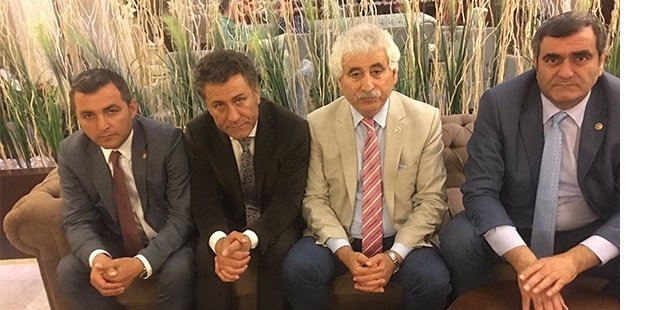 CHP'li vekiller 24 saatlik açlık grevine başladı