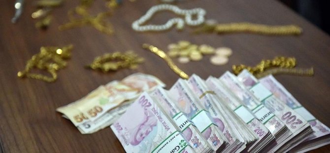 230 bin lirayı sahibine teslim etti