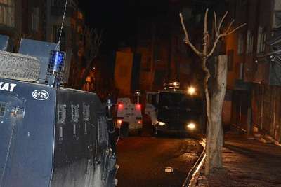 Siirt'te PKK'lı göstericiler, mobese kameralarına saldırdı