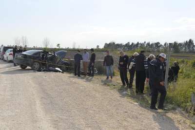 Mıcırda kayan otomobil sulama kanaletine çarptı: 1 ölü, 2 yaralı