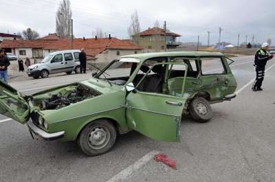 Sorgun'da 2 otomobil çarpıştı, 4 yaralı