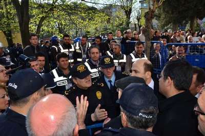 Soma'da 301 madencinin can verdiği 45 sanıklı dava, Akhisar'da başladı (2)