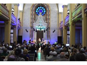 İsrailli şarkıcıdan, Edirne Sinagogu'nda konser
