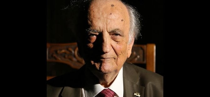 Alman gümrüğü Türk profesörün kitaplarına el koydu