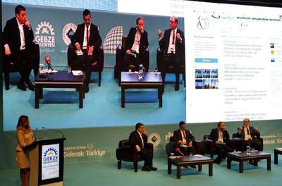 'Gelecek Dünya Gelecek Türkiye', Gebze'de panelde tartışıldı
