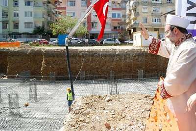 Diyanet İşler Başkanı Görmez: Papa'nın mesnetsiz iddialarından üzüntü duydum (2)