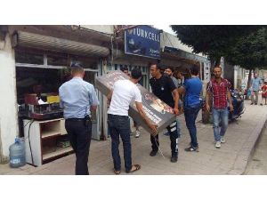 Hatay'da Arapça tabelalar sökülüyor