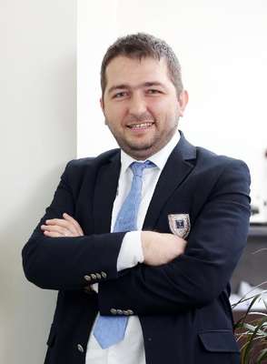 Arı, 7 hafta yaşar bir çay kaşığı bal üretir