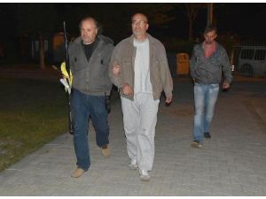 Kızına kötü davranan damadını öldürdü