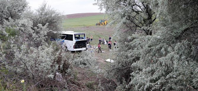 Ankara'da yolcu otobüsü devrildi: 8 ölü, 34 yaralı