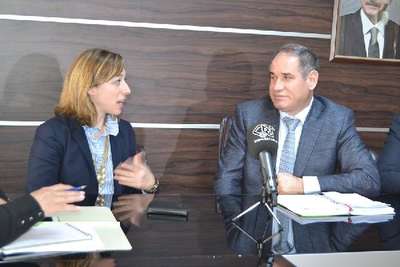 Amerikalı diplomat Çorum'da partileri ziyaret etti