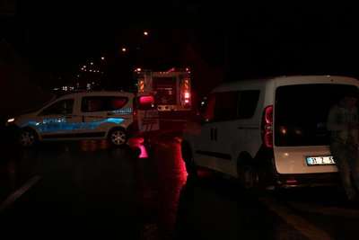 Yüksek gerilim hattına yıldırım düştü, elektrikler kesildi
