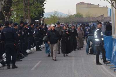 Soma'da 301 madencinin can verdiği facianın 45 sanıklı davasında, 8 tutuklu da getirildi