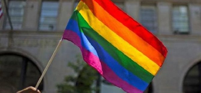 Kilise LGBT'den 'içtenlikle' özür diledi