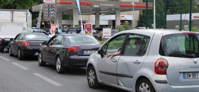 Fransa'da benzin sıkıntısı başladı