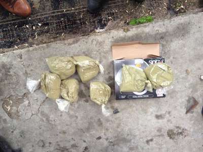 Kahve makinesinde 1 kilo 450 gram esrar