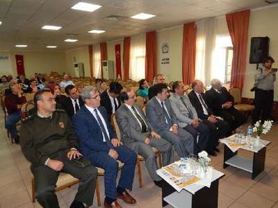 250 kişilik salonda 50 kişiye panel
