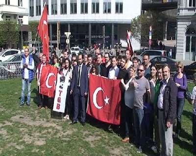 Sözde 'Ermeni soykırımı' tasarısının görüşüldüğü AP binası önünde Türklerden protesto