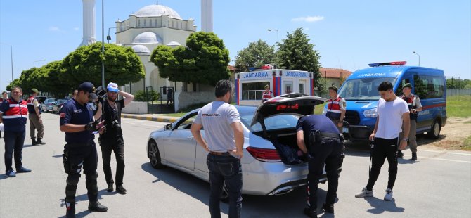 Gurbetçiye jandarma karşılaması