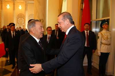 Cumhurbaşkanı Erdoğan Kazakistan’da resmi törenle karşılandı