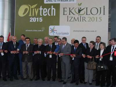 İzmir'de Ekoloji ve Zeytinyağı fuarı aynı anda açıldı