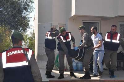 Bekçi evinde intihar etti