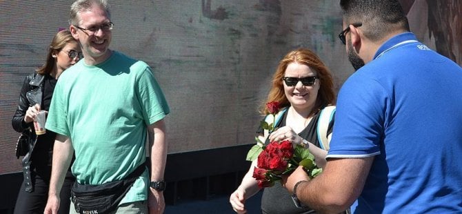 Danimarka'da İslam güllerle anlatıldı