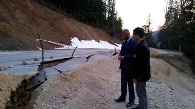 Abant ile Taşkesti Beldesi yolunda heyelan