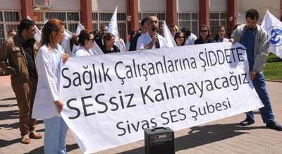 Bıçaklanarak öldürülen Dr. Ersin Arslan, Sivas'ta anıldı