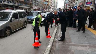 Amcasını tabancayla öldürdü