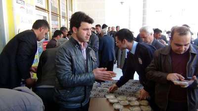 Çelikhan’da 1600 kişiye cuma çıkışı helva dağıtıldı